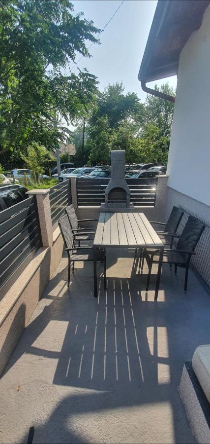 Apartmani Roki Tuzla Ngoại thất bức ảnh